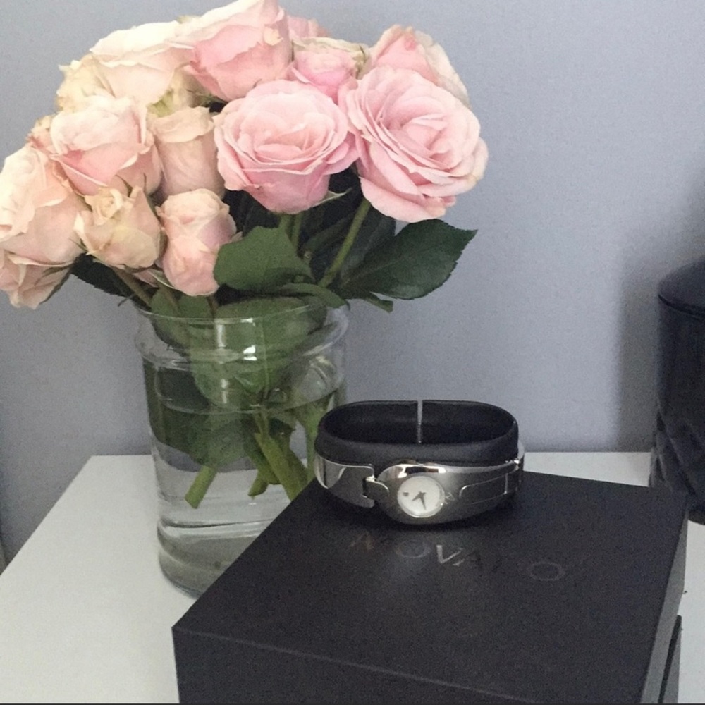 Movado Bold pearl face watch